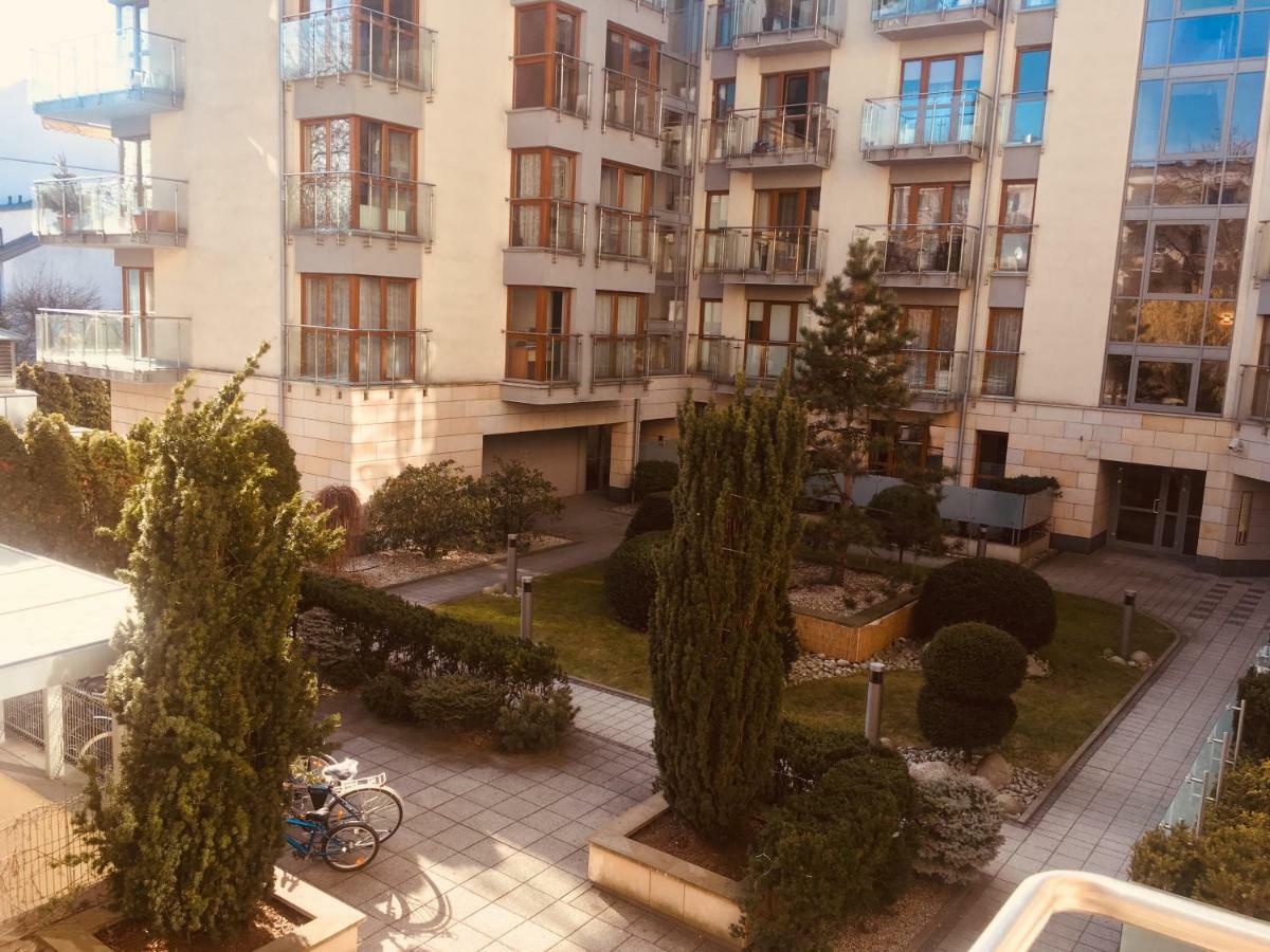 Family Apartments - Private Parking クラクフ エクステリア 写真